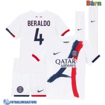 Fotballdrakt Barn Paris Saint-Germain Lucas Beraldo #4 Bortedraktsett 2025-26 Kortermet (+ Korte bukser)